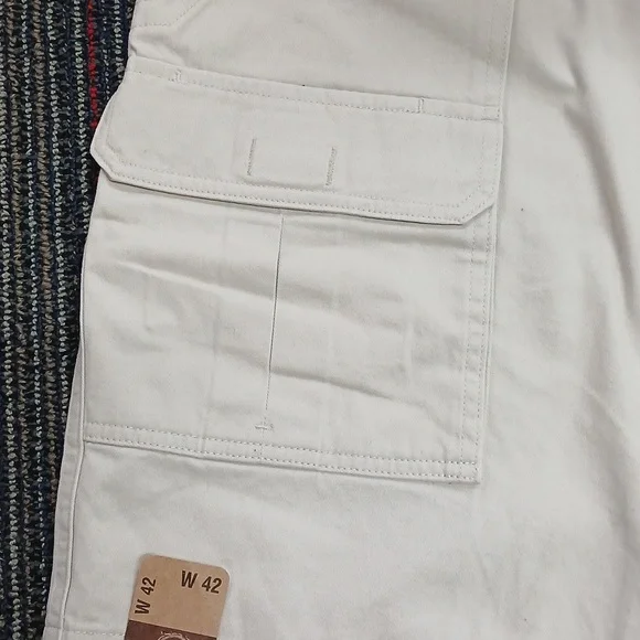 Brand New Savane Hiking Shorts W42 - Picture 2 of 6